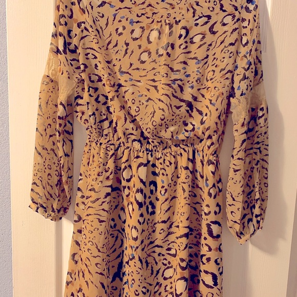 White House Black Market lace Trim Abstract Dress size 2 - Picture 5 of 10